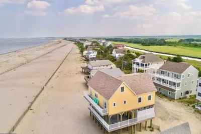 Image de Beachfront I Expansive Deck I Dog Friendly I Spectacular 360 Views