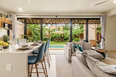 Image de Casa Ohana~3br w/ Private Pool & Rooftop Jacuzzi, Gym, WiFi, & 5km to Beach