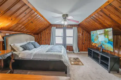 Image de Charming 3-bedroom bungalow with King Bed Dearborn