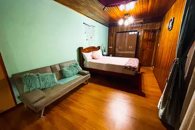 Image de Casa Flores is a spacious 3 bd, 3 bath house in Heredia \"The City of Flowers\".