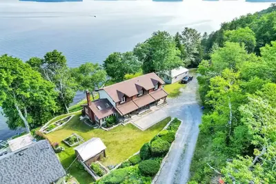 Image de Pet friendly, waterfront cottage on Rice Lake with scenic lake views.