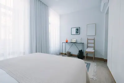WelcomeBuddy - Casa Carolina - Stylish Retreat