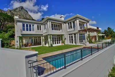 Image de Villa Olivia - Spacious 4-bedroom villa in amazing Camps Bay