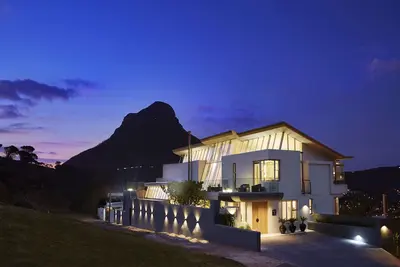 Image de At the Foot of Table Mountain - Experience Luxury within the Masjestic Cape