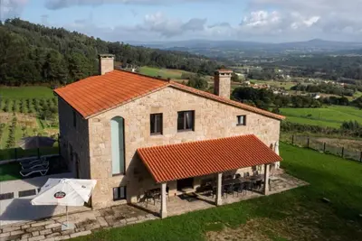 Villa - 5 Bedrooms with WiFi - 7841