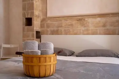 Image de In the heart of the old town 50 meters from the beach and cathedral view.