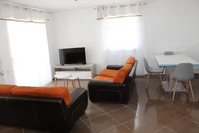 Image de Gite le Chene avec piscine privée, à proximité des  rivières et commerces