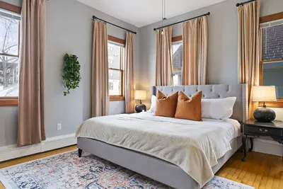 Image de The Nininger - Cozy 2 Br Apartment in Hastings