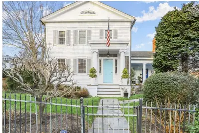 Image de Spacious 5-bedroom, house in Southport with WiFi, Ac, near train, harbor, town.