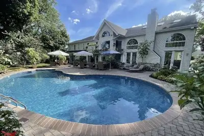 Image de \nLuxury 6100 Sqft Home close to Manhattan, Renowned Hamptons and Beaches\n