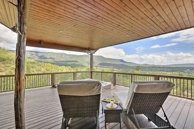 Image de Luxury Retreat Hot Tub/Mountain Views/Pet Friendly