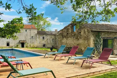 Image de Le Parc 79 - Farmhouse & gite with 12x5m pool and 6 acres of private land