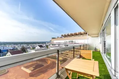 Image de Comfortion Le Papillon - view of Paris and pool