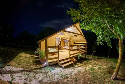 Image de Tenda Noceto con Piscina