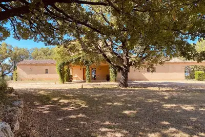 Image de Envie de découvrir le haut Var dans un cadre exceptionnel en famille/avec amis ?