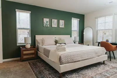 Image de Kasita Cornelius | king&queen beds | New!