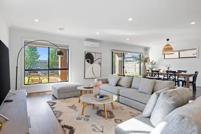 Image de Point Cook's Spacious and Comfy 4br/2. 5b Haven!