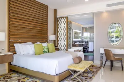 Image de ✩ 1br Luxury Suite ✩ 1246ft² ✩ Close to Airport & Downtown Cancun ✩