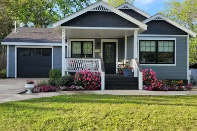 Image de Campbell Cottage at Lake Eufaula\n\n
