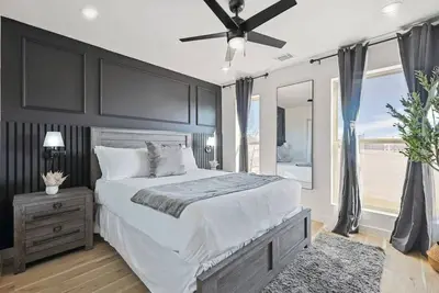 Image de New 1b Townhome Near At&T, Global Life, 6Flags