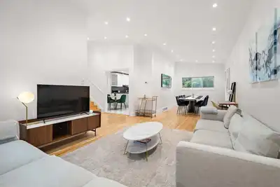 Image de Large House Private Terrace |Sleeps 16|3bath|