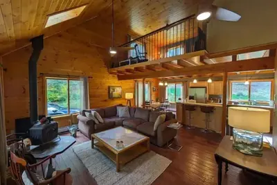 Image de Mountain Base Camp With Hot Tub