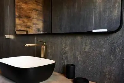 Image de Annie 3 minutes from the beach with natural pools