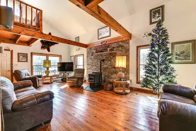 Image de Cozy Mount Union Cabin w/ Fire Pit & River Access