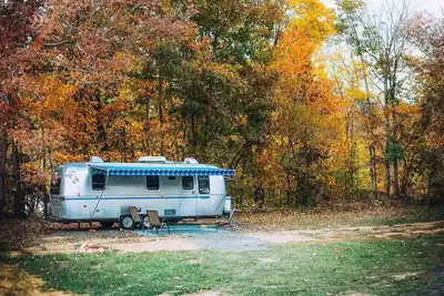 Image de Vintage Airstream Camper in Covington, Va\n4 guests - 1 bedroom - 3 beds -1 bath