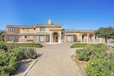 Image de Beautiful Luxury Estate with Breathtaking Views of Temecula! ! !