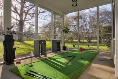 Image de 5min to An Golf Club l Pet-Friendly l Big Backyard, Bbq & Fun Activities