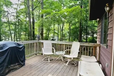Image de The Quiet Cove of Wallers Quarters\n A Wonderful Lake Anna Waterfront get a way!