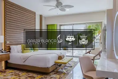 ✩ Modern 588ft² Suite ✩ Private Balcony with Hammock ✩ Cancun Getaway ✩