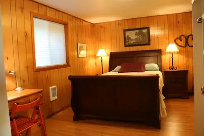 Image de Welcoming 5-bedroom house in the Whitaker neighborhood with WiFi in Eugene.