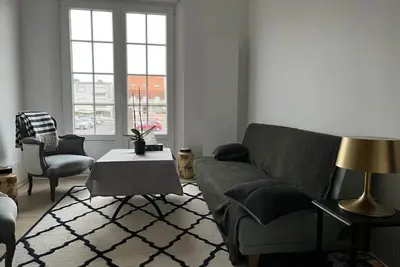 Douillet Appartement balcon 1er étage