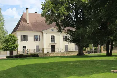 Image de A 10 km de Beaune - Le Palais Abbatial du Domaine de l'Abbaye de Maizières