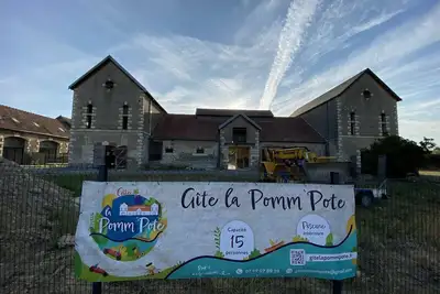 Image de Gîte Bords de Loire, Avec Piscine Intérieure et Jardin