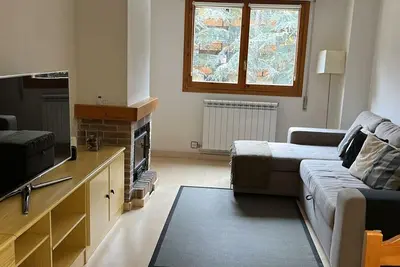 Image de Bel appartement à Jaca avec piscine, terrasse et parking, à 5 min du centre