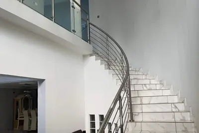 Image de Luxury 3 bedroom House\n\n