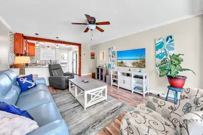 Image de ✨Short, Easy Walk to Gated Beach Access-Community Pool-Misty Harbour 7✨