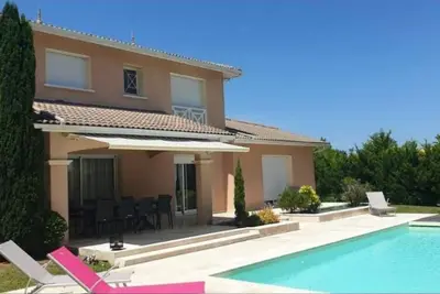 Image de Maison Mi Patio classé 4* - Gujan-Mestras, à 5 minutes du Bassin d'Arcachon!