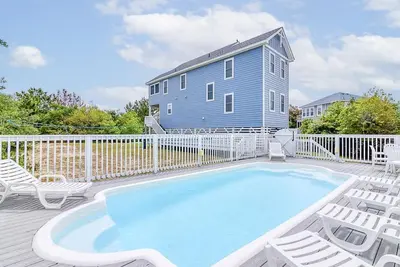 Image de Bright & Airy Oceanside Home with Private Pool & Hot Tub