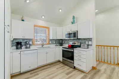 Image de Well-appointed Corolla Nc vacation home with short walk to the beach!