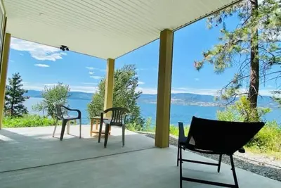 Image de Quaint Okanagan Lake lifestyle.