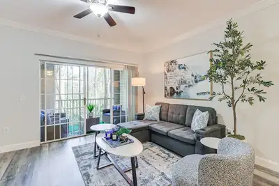 Tranquil Gainesville Gem w/ Lanai & Pool Access!