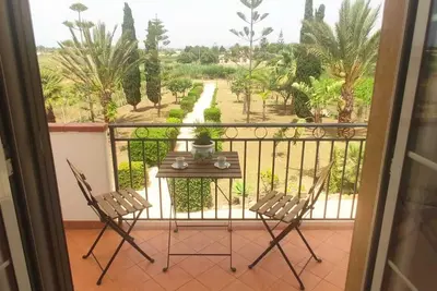 Image de 8 minutes walk to a sandy beach on the Mediterranean sea.