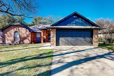 Image de Home close to Eagle Mountain Lake, pond & beach with patio, streaming, W/D, & Ac