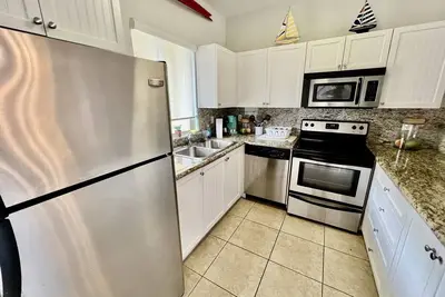 Image de 5 \"J\" Jus Chillin' Cozy 2-bedroom condo in Resorts World Bimini Community