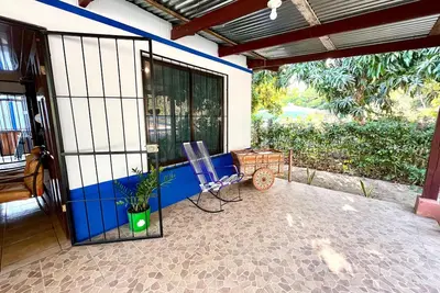 Image de Cozy 2-bedroom house, WiFi, Ac in Playa Pajaros, minutes away from Many beaches!