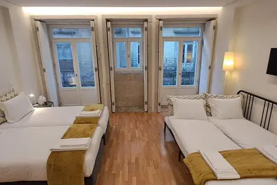 Image de Loft with Balcony!